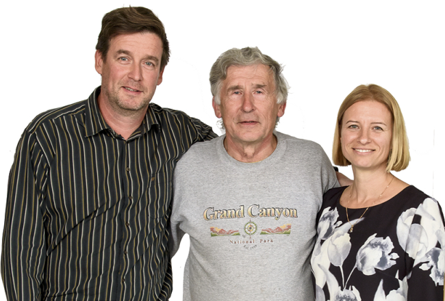 Mārtiņš Siliņš (pa kreisi), Andris Ābiķis un Ieva Ābiķe, Mežmaļi+ valdes locekļi.
Foto — Gints Ivuškāns