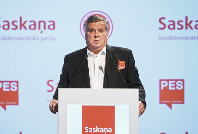 Jānis Urbanovičs partijas darbu organizēšot tā, lai «nebūtu neviena statista ne valdē, ne domē, lai visi komunicētu, būtu uzklausīti, nekautrētos kritizēt un būtu sacensība starp viedokļiem»
Foto — Edmunds Brencis