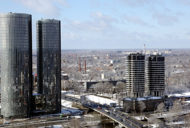 Daudzfunkcionālais komplekss "Z-Towers" (pa kreisi) un daudzstāvu dzīvojamo ēku "Filozofu rezidence" komplekss. Foto: Edijs Pālens, LETA