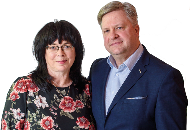 Jānis Brantevics un Laimdota Lauriņa,
z/s Kalna-Mikas saimnieki.
Foto — Gints Ivuškāns