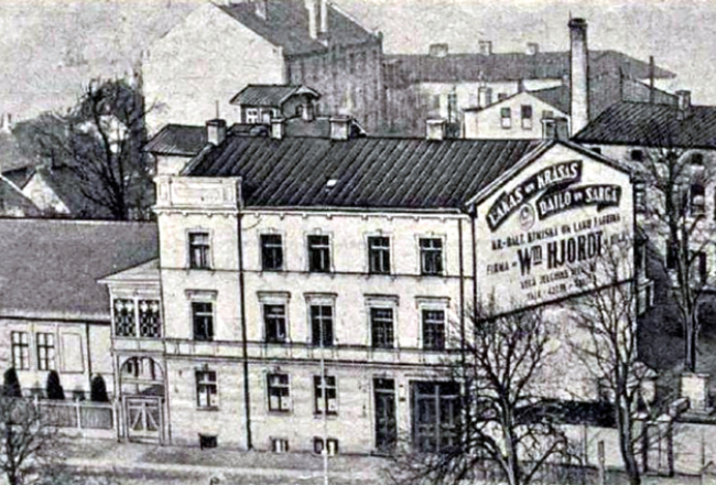 Laku un sadzīves ķīmijas fabrika Vilhelms Hjordts 20. gadsimta 20.—30. gados.
Foto no 20.—30. gadu periodikas