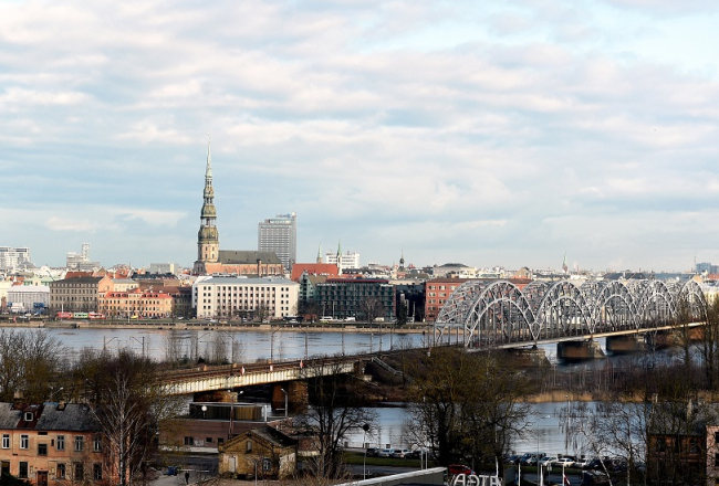Rīgas panorāma un Dzelzceļa tilts pār Daugavu. Foto: Zane Bitere, LETA