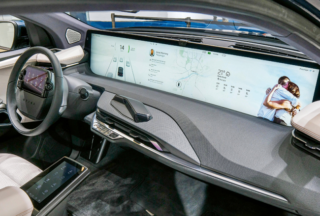 Elektroauto Byton M-Byte 1,2 metrus plašais
vadības panelis