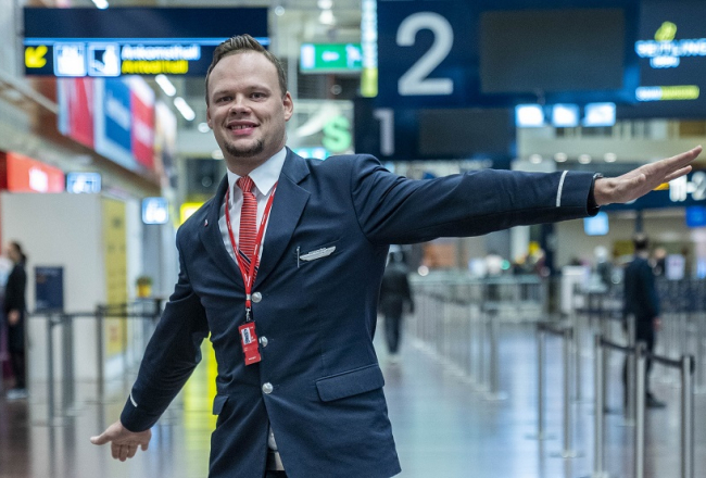 Gatis Litiņš, stjuarts. Publicitātes foto
