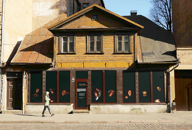 Fotomākslinieces Lindas Klētnieces darbi Tērbatas ielā