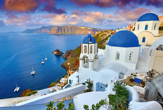2020_06_0f68420a-998d-43b4-800b-9bc8829ba4a1-santorini-full-guide-lead.png