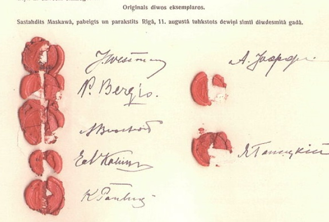 Parakstu lapa no 1920. gada Latvijas - Padomju Krievijas miera līguma.