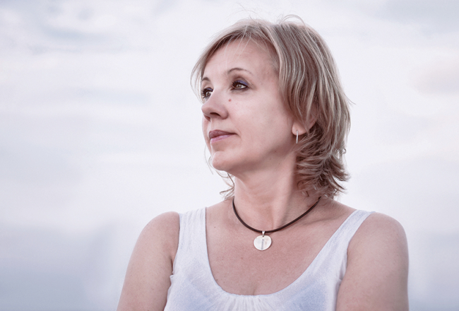 «Mācēt latviešu valodu bērnam ārpus Latvijas nozīmē domāt latviski, saprast zemtekstus, izteikt domas. Saprast valodas skaistumu,» saka Ineta Cara, Eiropas skolas latviešu valodas skolotāja.
Foto — Nicola Toscani