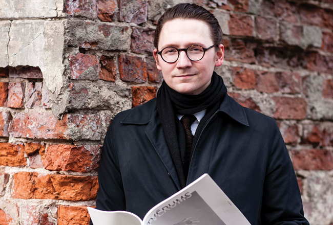 Toms Babincevs: «Pirmais numurs ir kā atmiņu albums, kurā esam mēģinājuši izklāstīt to, kas mūs nodarbina. Sākotnēji to darījām draugu lokā, bet tagad mūsu ambīcijas ir skaidri pasniegtas ikvienam.»
Foto — Ieva Salmane