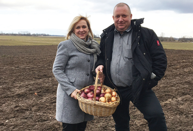 Ilze un Agris Aņūni, z/s Lejas AR saimnieki.
Foto — Ieva Puķe