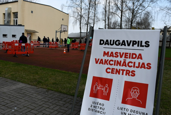 Vakcinācijas centrs Daugavpils sporta kompleksā, kur 17. un 18. aprīlī ikviens iedzīvotājs varēja vakcinēties pret Covid-19. Foto: Ivars Soikāns, LETA