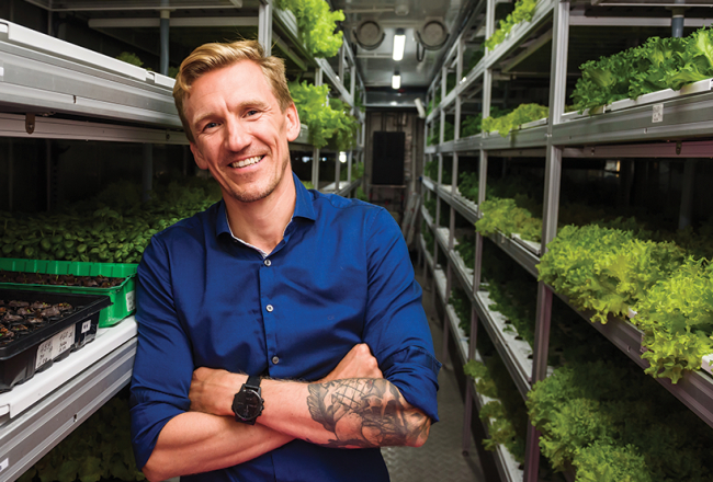 Uzņēmuma Broccoli-Global vadītājs Rinalds Trukšs stāsta, ka tehnoloģijas šajā sfērā attīstoties ārkārtīgi strauji: «Situācija ir apmēram tāda kā ar datoriem 90. gados, kad tu nopirki datoru un drīz tas jau bija pavisam vecs.»
Foto — Gints Ivuškāns