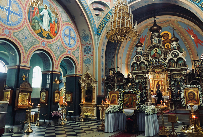 Sv. Simeona un Sv. Annas pareizticīgo katedrāles interjers.
Foto — Dina Preisa