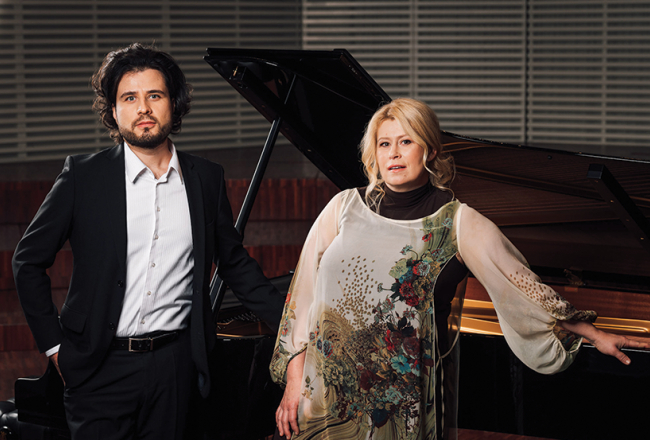 Dziedātāja Ieva Parša un pianists Andrejs Osokins.
Publicitātes foto
