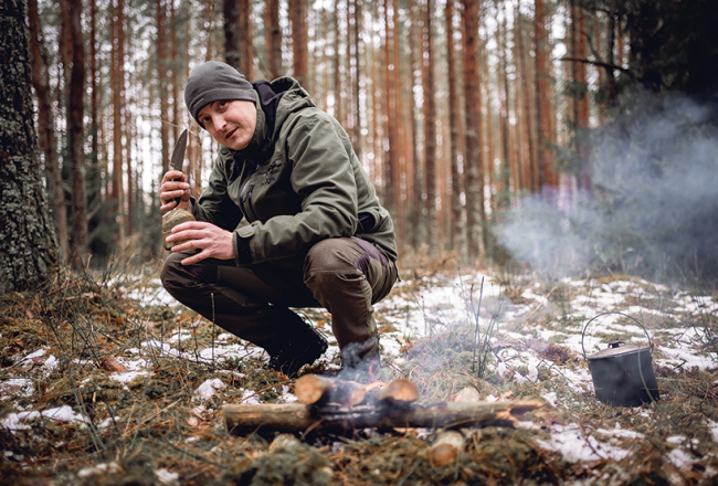 Dodoties mežā, svarīgi parūpēties par sevi, taču atstāt pēc iespējas mazāk pēdu dabā, uzskata Oskars Lauciņš.
Foto no personīgā arhīva