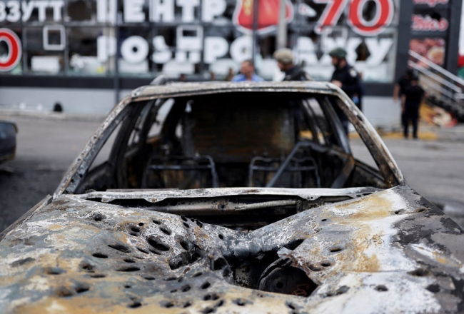Krievijas armijas sašauts auto Harkivā 21.jūlijā. Foto -REUTERS/Scanpix