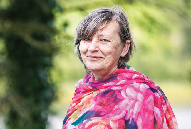 PLATS valdes priekšsēdētāja Sandra Bondarevska pēc izglītības ir dramaturģe un darbojas Īrijas latviešu teātrī Sliedes. Viņa iemēģinājusi roku arī režijā, bet saietā Plats solis kā aktrise piedalīsies izrādē Džungļu joki.
Foto no privātā arhīva