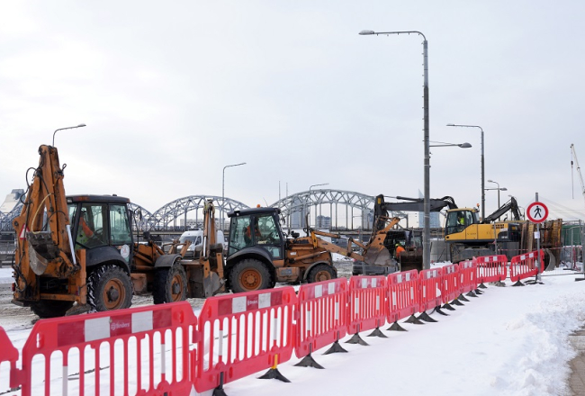 Ceļu remonts sakarā ar "Rail Baltica" izbūvi Rīgas centrā. Foto - Zane Bitere, LETA