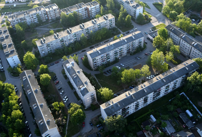 Daudzstāvu dzīvojamās ēkas. Foto - Ivars Soikāns, LETA