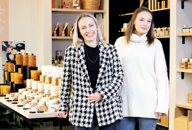Elīna Čīma (no kreisās) un Laura Macius, SIA Munio Spa īpašnieces.
Foto — Kristīne Madjare
