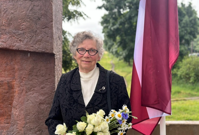 Gaida Kalniņa šogad 14.jūnijā. Foto no Dzintara Kalniņa personīgā arhīva.