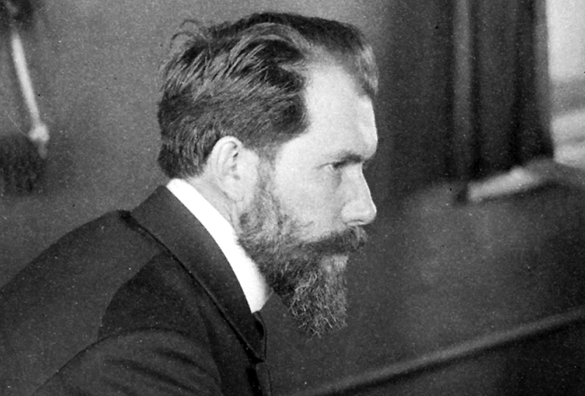 Atis Ķeniņš (28.07.1874.—9.03.1961.) dzīves spēku un ideju plaukumā. Rīga, 1908. gads.
Foto — Jānis Rieksts, Latvijas Nacionālā arhīva krājums