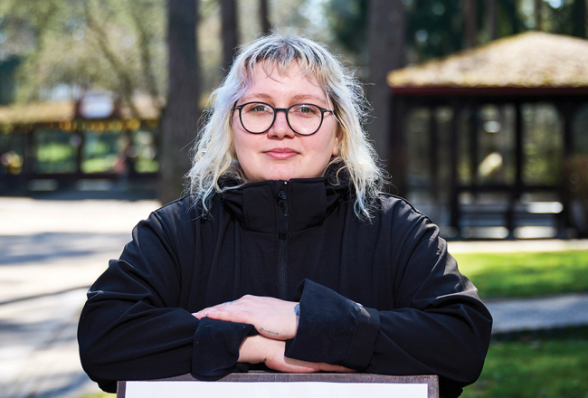 «Pēc lauvēnu piedzimšanas mani pēc kādas intervijas presē nodēvēja par lauvu un tīģeru mammu. Tagad, kad zoodārzā piedzimuši arī tīģerēni, tā beidzot ir taisnība,» smejas Rīgas Nacionālā zooloģiskā dārza zooloģe Oksana Radionova.