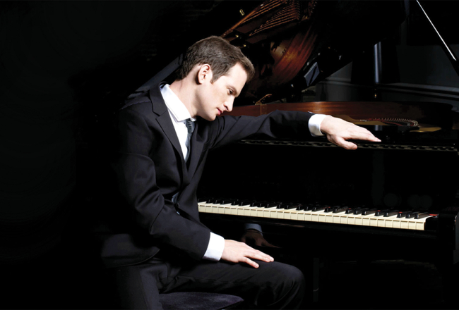 Britu džeza dziedātājs, pianists un komponists Entonijs Strongs. Publicitātes foto