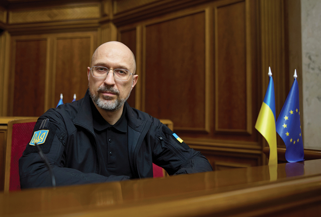 Bijušais Ukrainas valdības vadītājs, tagad aizsardzības ministra amatā ieceltais Deniss Šmihaļs.