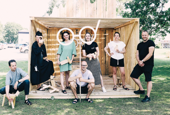 Festivāla radošā komanda:  Reinis Suhanovs (no kreisās), Ilze Znotiņa, Lija Lauze, Jānis Znotiņš, Madara Lopenova, Alma Kušķe un Rihards Gulbis. Foto — Lita Millere