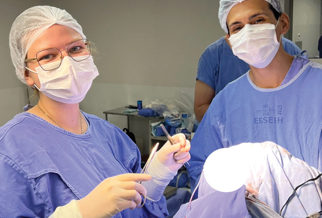 Sindija neiroķirurģijas operācijas beigās Gojanijas slimnīcā Hospital das Clinicas.