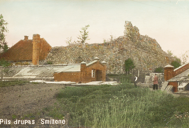 Atklātnīte ar skatu uz abām siltumnīcām no dienvidu puses ap 1920. gadu