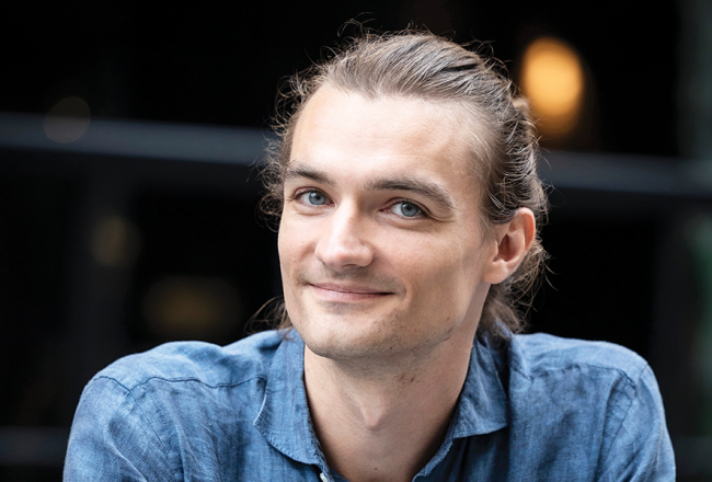 Gustavs Kehris.