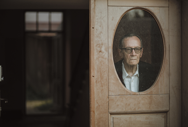 Jubilejai nākot, Jānis Rokpelnis pārlasījis savu pirms pusgadsimta iznākušo pirmo dzejoļu krājumu: «Pabrīnījos, tur visas manas dzejas tēmas un poētika jau koncentrētā veidā ir iekšā.»