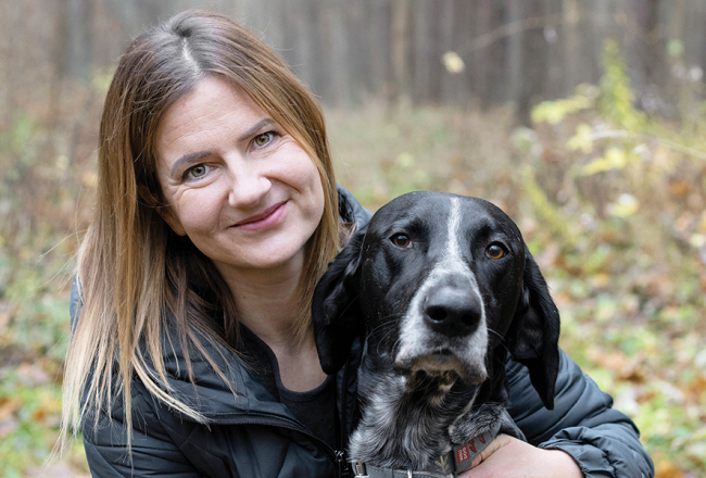 Treniņus vajadzēja saplānot starp darbu, bērnudārziem un pulciņiem. «Citreiz tie bija pirms darba — saulīte aust, bet es jau braucu uz mežu,» stāsta Gunda.