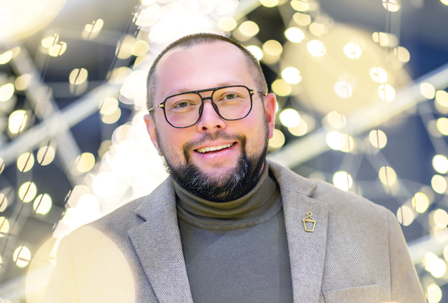 Esmu no tiem cilvēkiem, kas pieaugušā dzīvē dara to, ko bērnībā izsapņojis, saka December Design dibinātājs Kristaps Štobis.