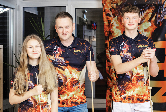 Tomass Rēders ar meitu Rēziju  un dēlu Gustavu.