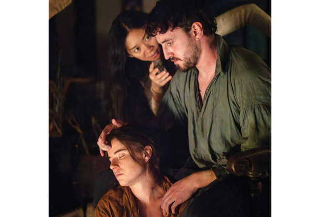 Režisore Hloja Žao ar filmas galveno lomu atveidotājiem — Džesiju Bakliju un Polu Meskalu. Publicitātes foto