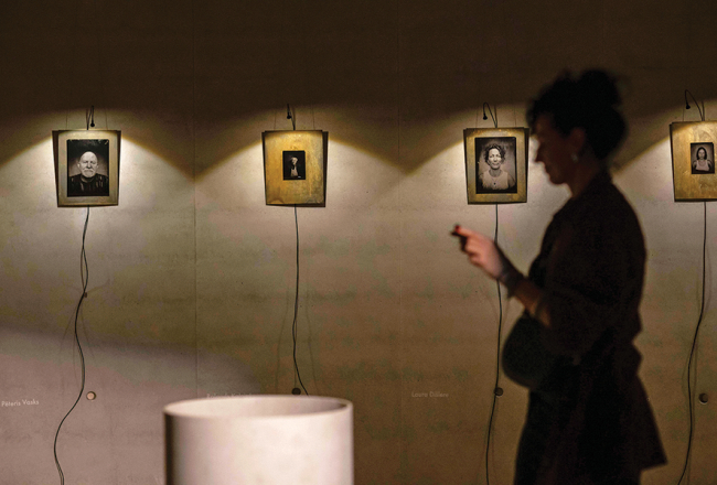 Māra Ločmeļa multimediālajā izstādē Redzēt laiku. Publicitātes foto