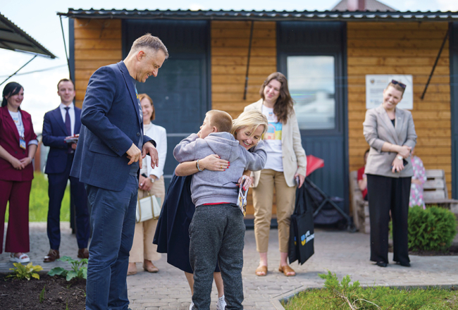 Jau 2023. gadā Save Ukraine atklāja pirmo moduļu māju ciematu, kur no Krievijas atgūtie bērni kopā ar ģimenēm var palikt, lai saņemtu rehabilitāciju