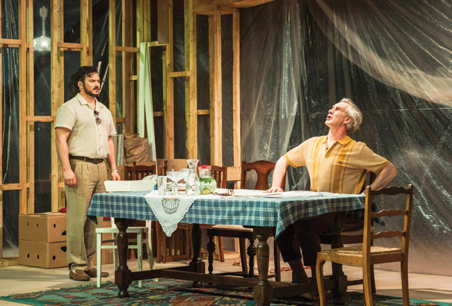 Roalda Dāla lomā Ģirts Krūmiņš (no labās), Toms Mešlers — Gints Grāvelis.