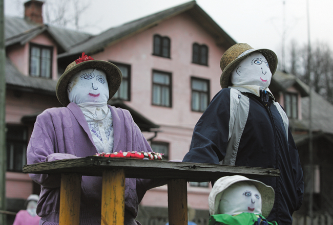 Sabiles leļļu māja.