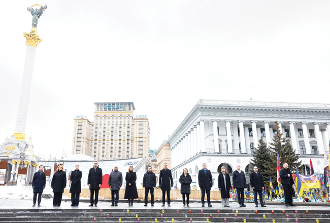 24. februārī solidaritātes vizītē Kijivā ieradās Zviedrijas, Latvijas, Dānijas, Horvātijas, Somijas, Igaunijas, Islandes, Norvēģijas valdību vadītāji, Eiropas Komisijas un Eiropas Padomes prezidents, kā arī Lietuvas aizsardzības ministrs.