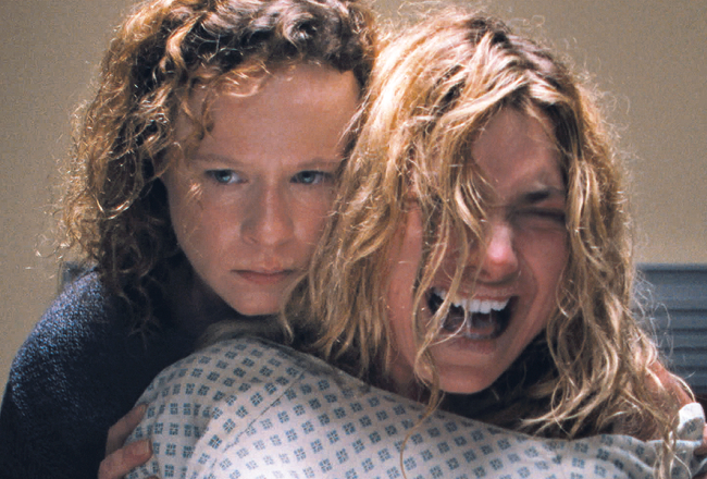 Klaudijas lomā Tora Bērča (pa kreisi), Lidija — Imodžena Pūtsa. Publicitātes foto