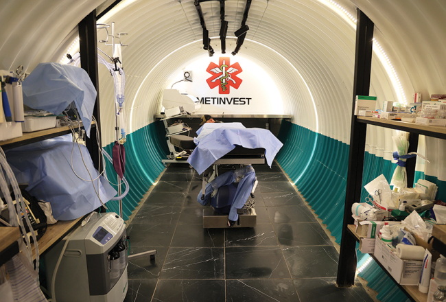 Ogļrūpniecības un tērauda ieguves uzņēmums Metinvest aizsardzībai un humānajam atbalstam atvēlējis aptuveni 172 miljonus eiro, tajā skaitā būvējot frontes hospitāļus un komandpunktus. Foto no uzņēmuma arhīva