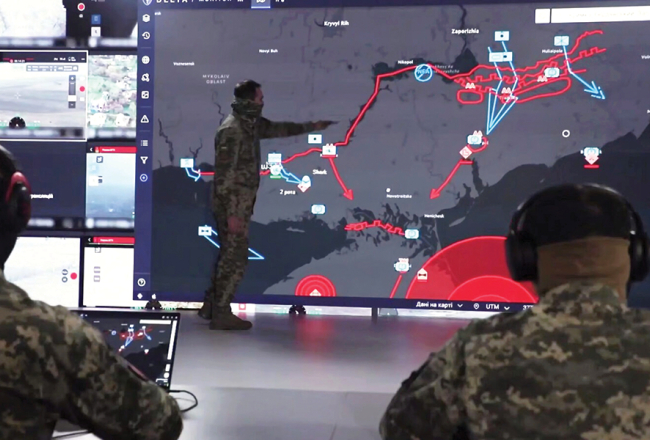 Platforma Delta ļauj reālajā laikā pārredzēt kaujas lauku, plānot operācijas un vienībām apmainīties ar datiem, apvienojot dažādus kara elementus kopējā vadības sistēmā. Foto — Ukrainas Bruņotie spēki