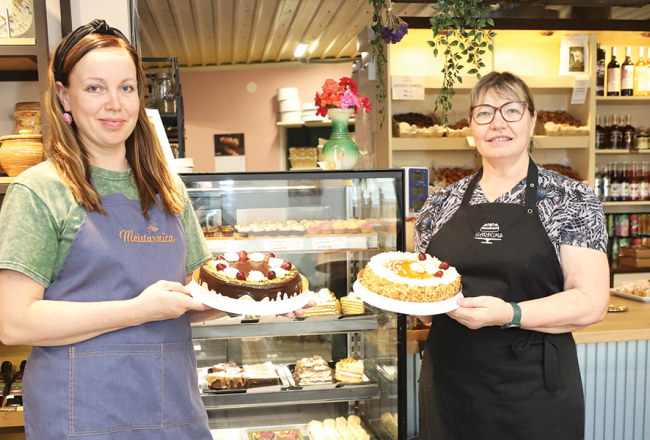 Inese Veismane (no labās), SIA Gardums īpašniece, un Baiba Bokmeldere, projektu vadītāja.