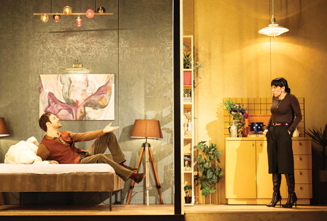 Jekaterinai Frolovai Emmas lomā ir visgrūtākā situācija — viņa ir kā spogulis savas dzīves vīriešiem, arī Maksima Busela impulsīvajam Džerijam.