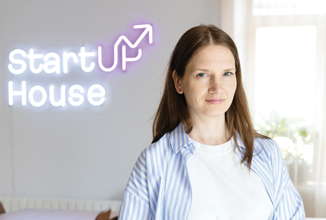 Alise Dīrika Riga TechGirls darbībā aktīvi iesaistījās pirmos piecus gadus, pēc tam darbojās kā mentore. «Tagad Riga TechGirls ir mans paziņu un draudzeņu loks. Tā ir mana drošā vieta, kur atgriezties.»