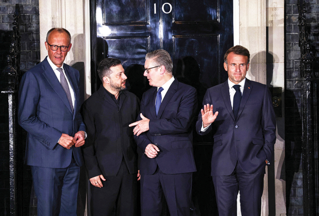 Tiekoties Londonā, Lielbritānijas, Francijas un Vācijas līderi un Ukrainas prezidents Volodimirs Zelenskis vienojušies iestāties par pieciem nosacījumiem, kas jāievēro, lai panāktu «taisnīgu un ilgstošu» vienošanos par kara ar Krieviju izbeigšanu. Piemēram, pašreizējai frontes līnijai jābūt sarunu sākumpunktam, robežas nedrīkst mainīt ar spēku, un ir pilnībā jāievēro Ukrainas suverēnās tiesības veidot alianses, arī ar NATO.
